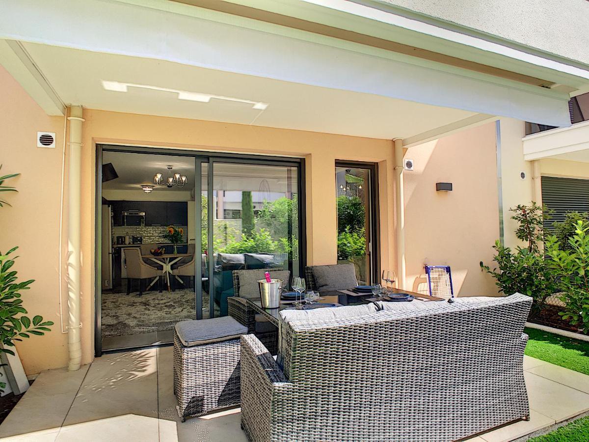 Palm Beach Apartment With A Pool In The Residence Cannes Bagian luar foto